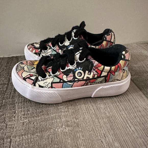 Disney Parks MICKEY MOUSE Comic Print Children Shoes 5/6 - Picture 2 of 6